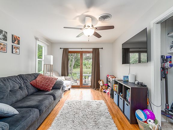 5th image of 1612 Vine Street