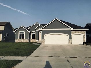 2916 SW Greenridge St, Topeka, KS 66614