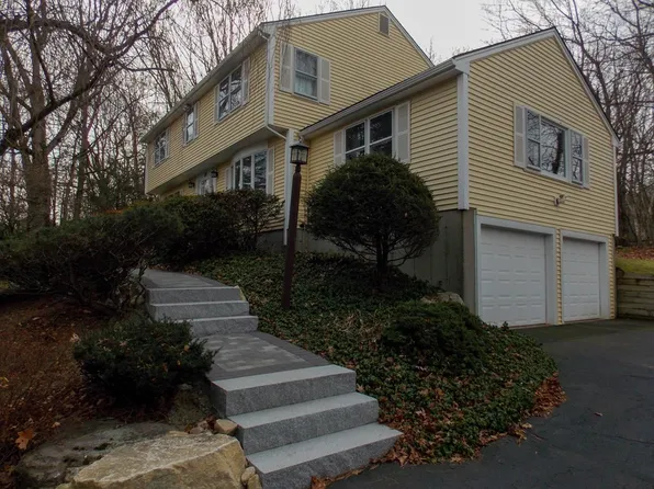 22 Lantern Ln, Worcester, MA 01609