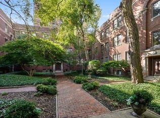 855 W Barry Ave APT 1A, Chicago, IL 60657