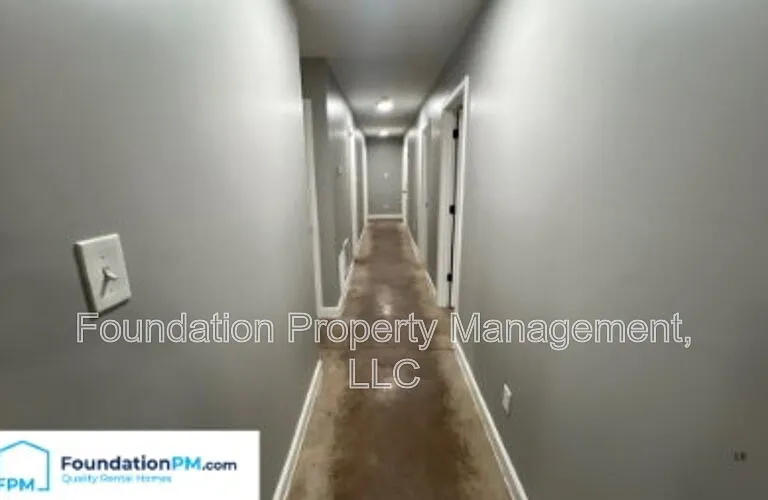 1273 Englewood St — Photo 7