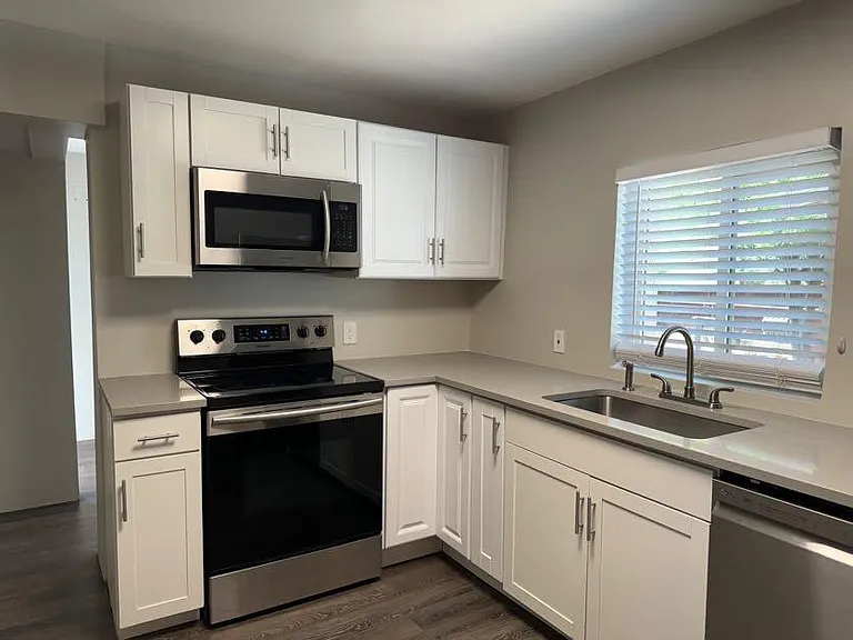 221 W University Blvd #221 — Photo 4
