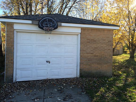 5th image of 1944 Bruce Ln