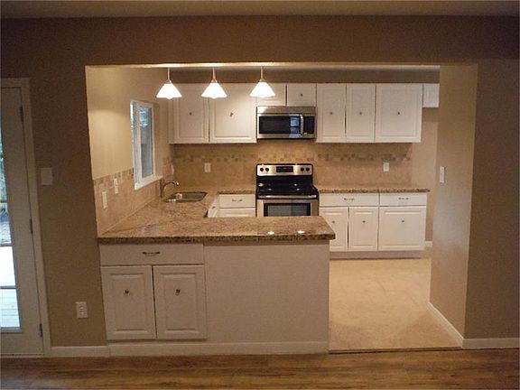 5th image of 15454 Peermont St