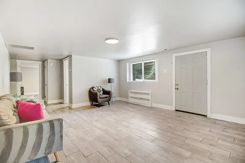 1 bed, 1.0 bath, $1,350 — Photo 4
