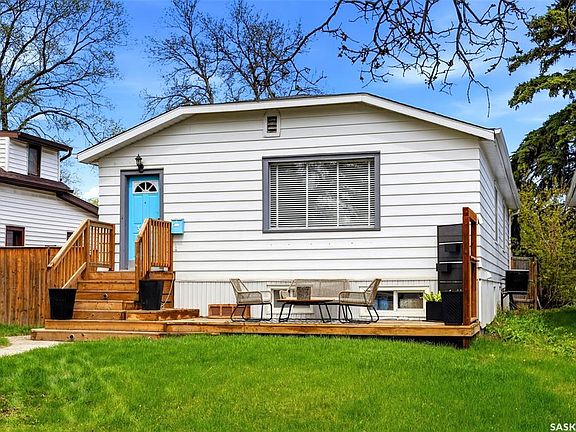2nd image of 3410 McCallum AVENUE