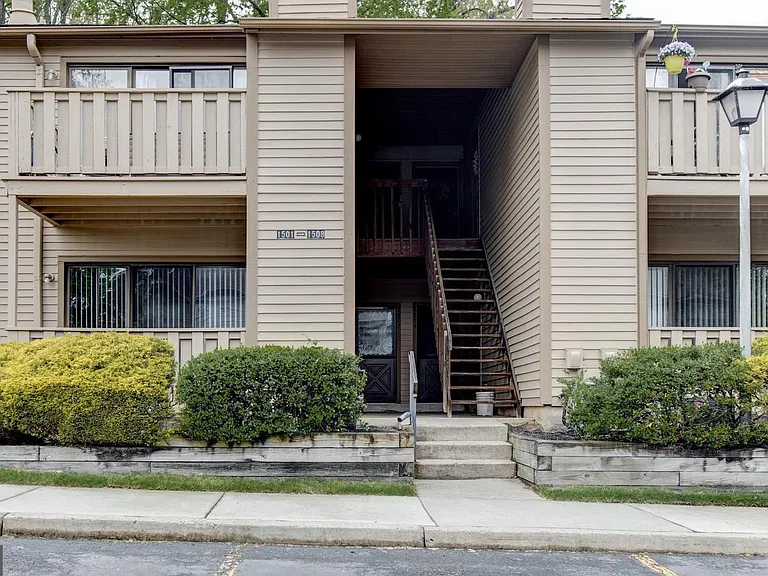 1505 Woodhollow Dr — Photo 16