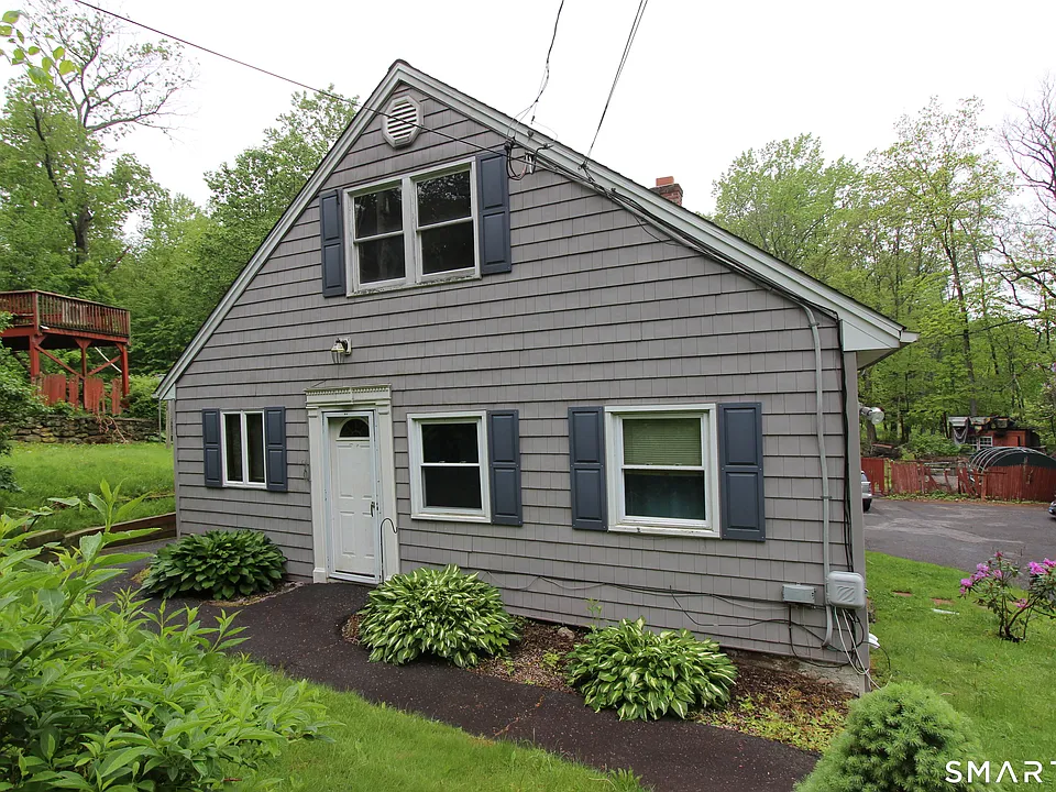 24 Brook St