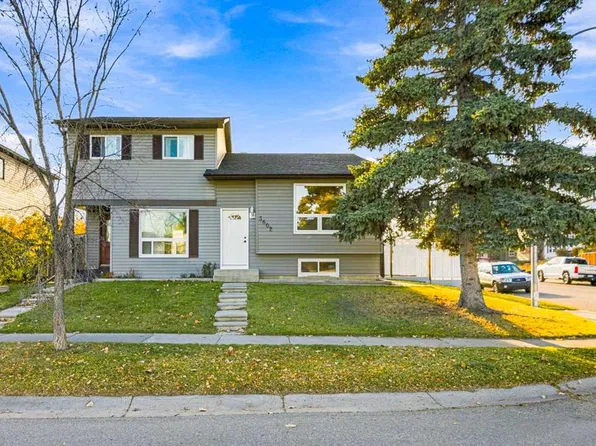 3602 E Cedarille Dr SW, Calgary, AB T2W 5B2