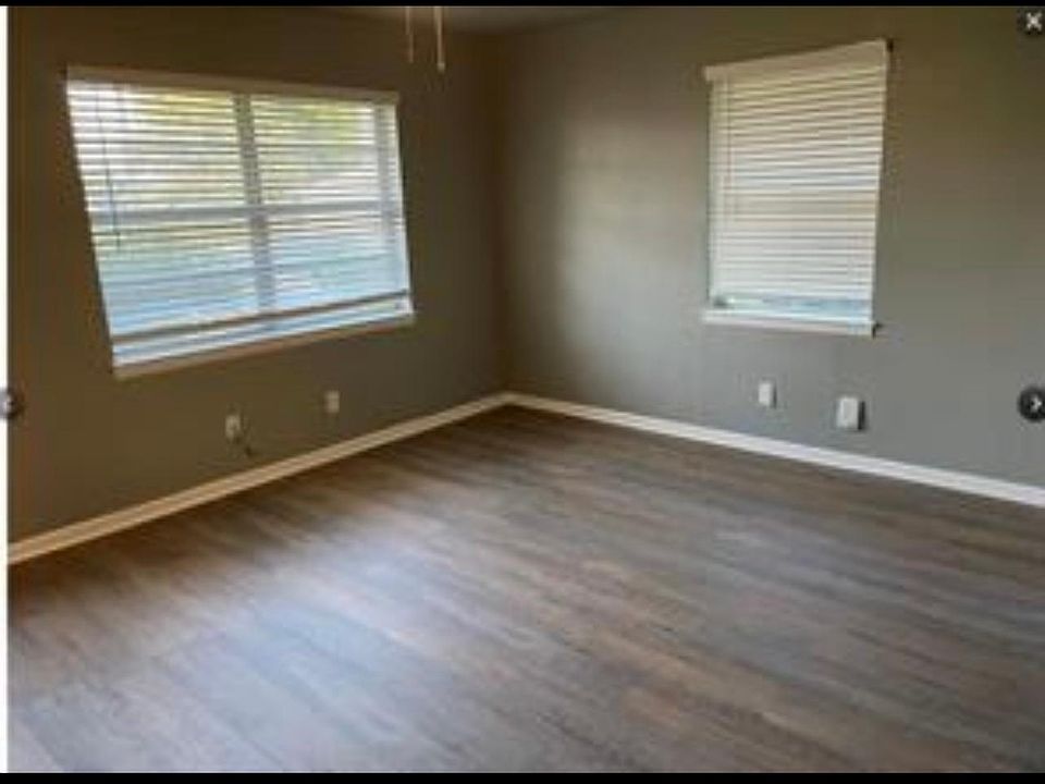 1st image of 106 E Nelson St