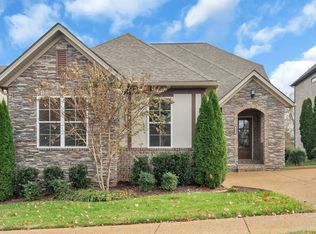 996 Golf Club Ln E #26, Hendersonville, TN 37075