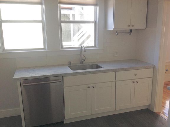 3rd image of 1401 Chestnut St APT 6