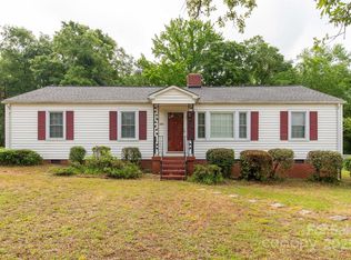 439 Kershaw Country Club Rd, Kershaw, SC 29067