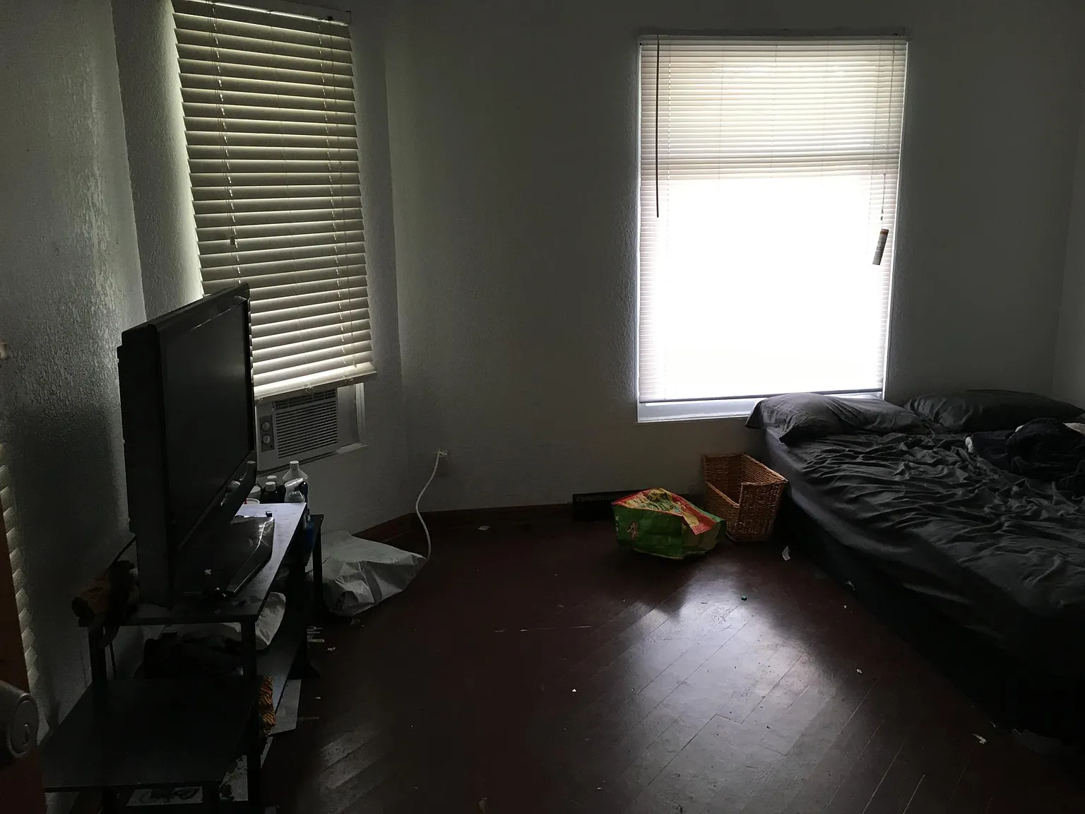 5 bed, 1800 sqft, $3,125 — Photo 4