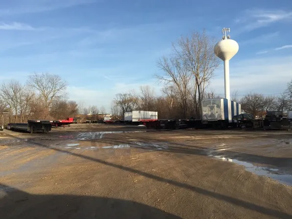 4N763 School Rd, St Charles, IL 60175