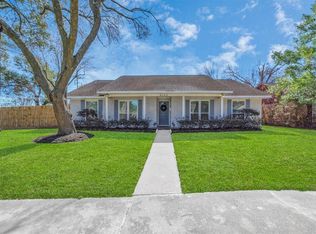 8203 Twin Hills Dr, Houston, TX 77071