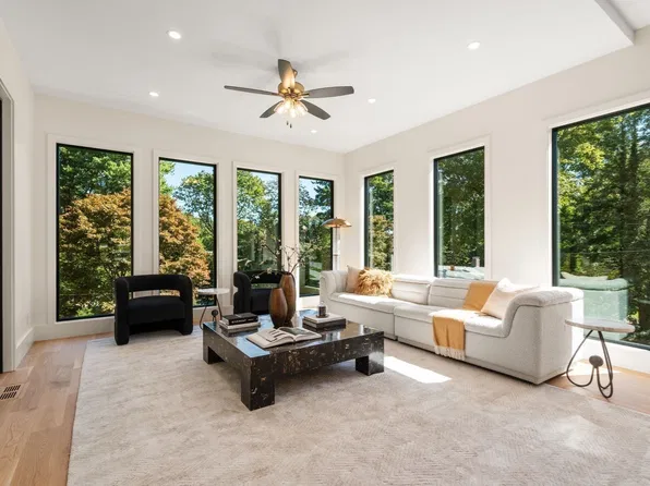 30 Dorr Rd, Newton, MA 02458