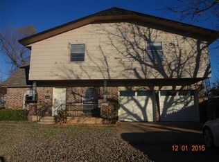 2212 N Santa Fe Ave, Moore, OK 73160