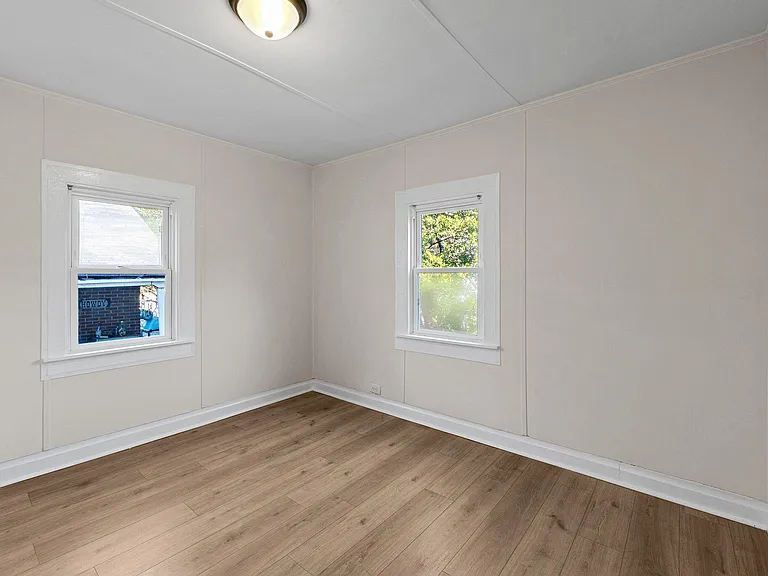 2833 Hazel St — Photo 15