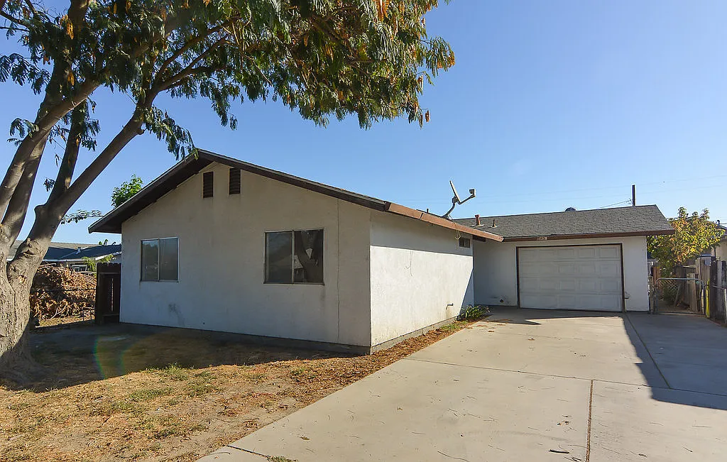 5408 10th St photo 1