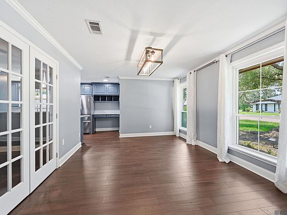 5th image of 11180 Worthington Ave