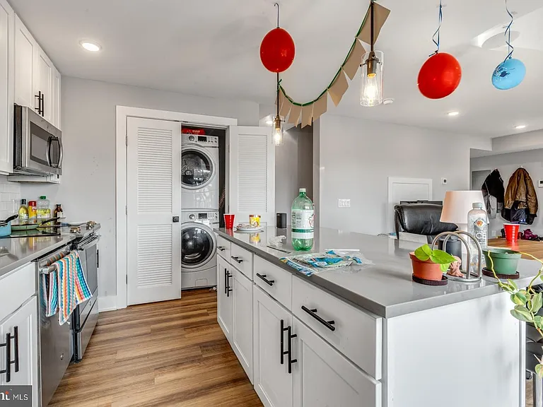 3965 Lancaster Ave #304 — Photo 8