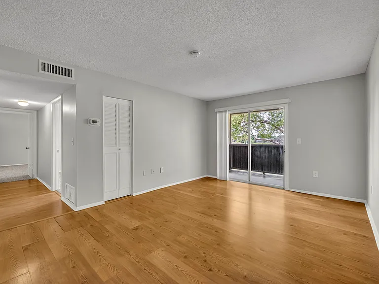 962 Lake Destiny Rd — Photo 5