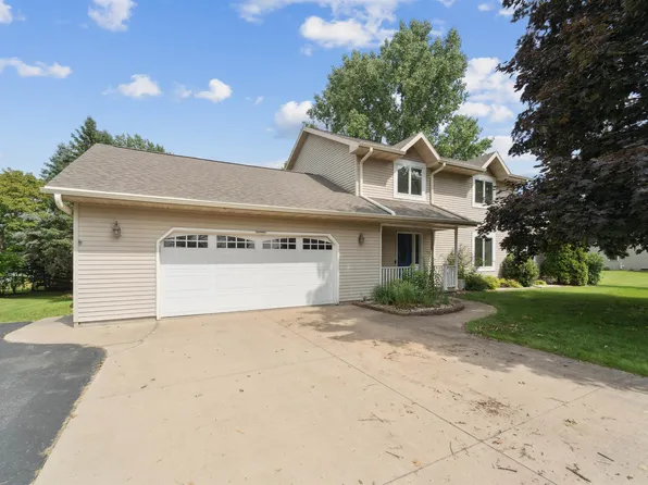N1402 Highgreen Dr, Greenville, WI 54942