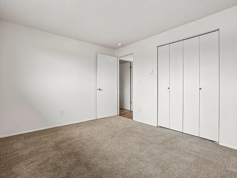 2319 L St NE #B — Photo 32