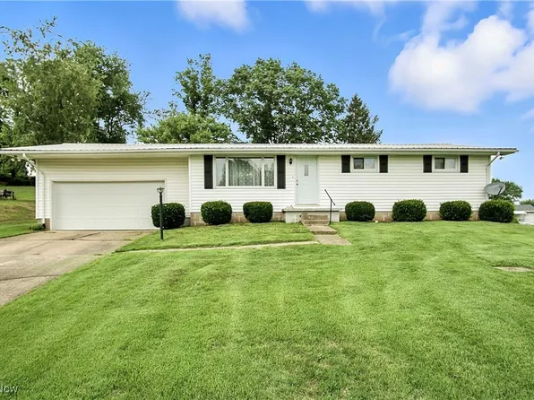 125 Sherwood Dr, Zanesville, OH 43701