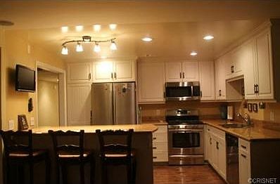 4th image of 9930 Owensmouth Ave Unit 15