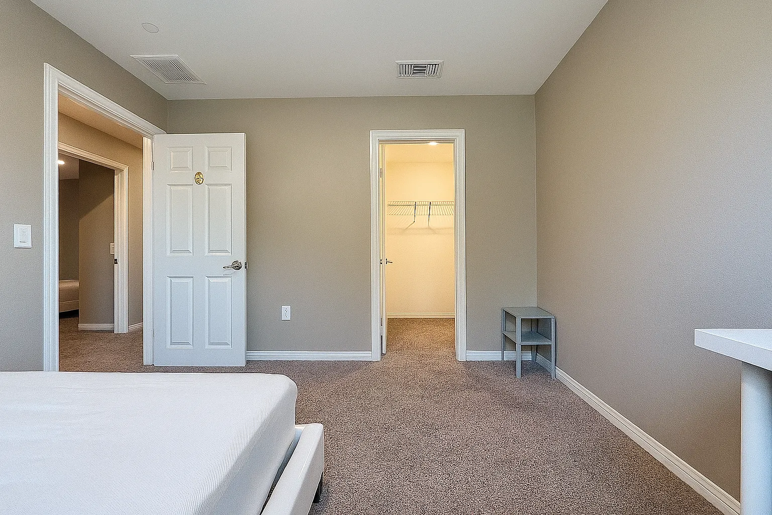 9 - 7705 River Gulch Rd, Riverside, CA 92507 - 9 - 8 F2 Share Bath — Photo 2