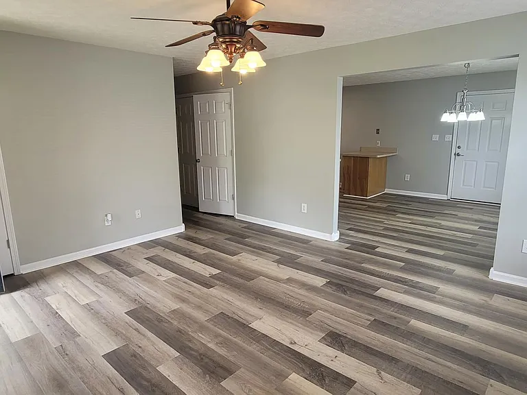 7110 Astin Ct — Photo 3