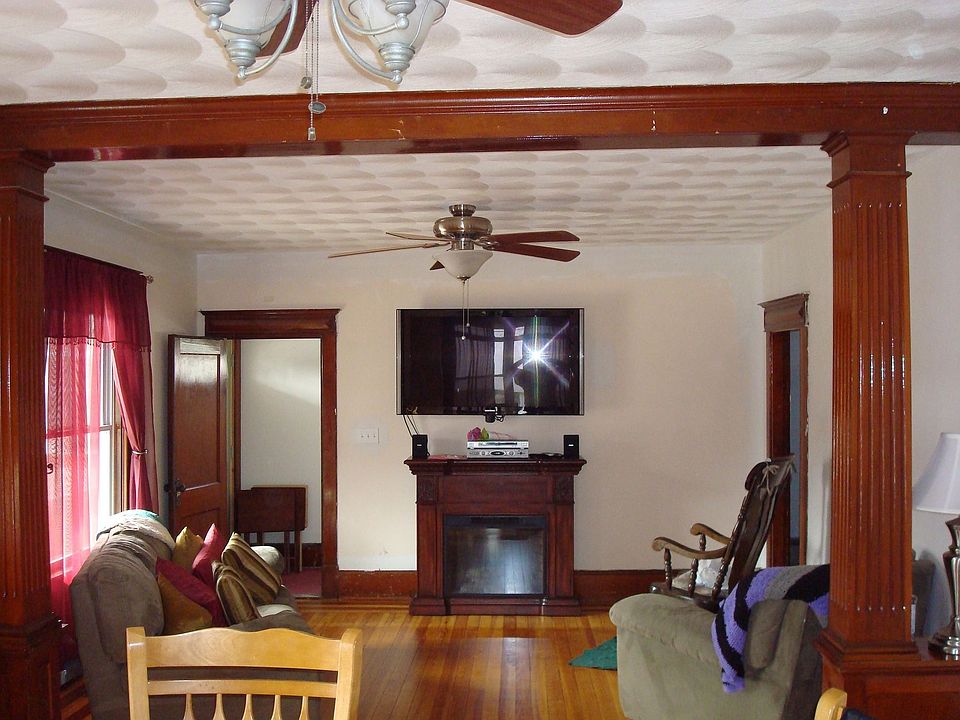 2nd image of 460 Cass Ave