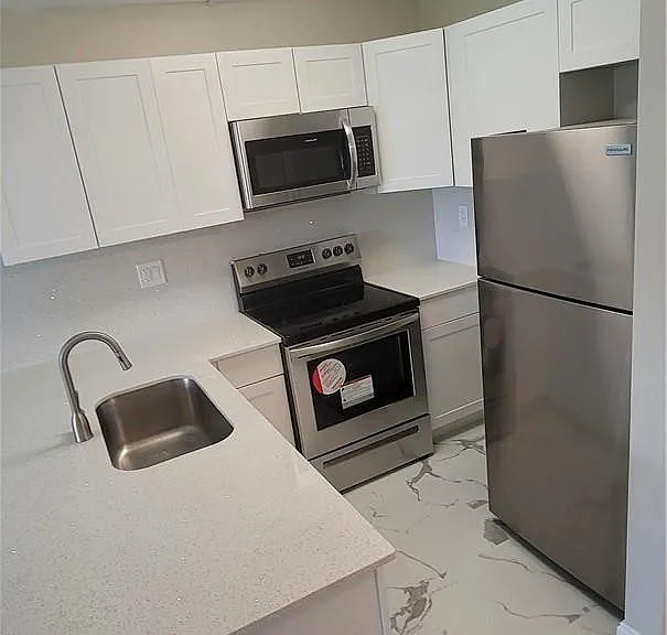 2771 Riverside Dr #416-A — Photo 3