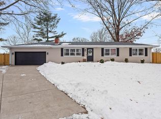11 Parkview Ln, Chatham, IL 62629