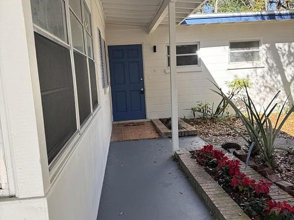 4th image of 14 S Hilltop Dr