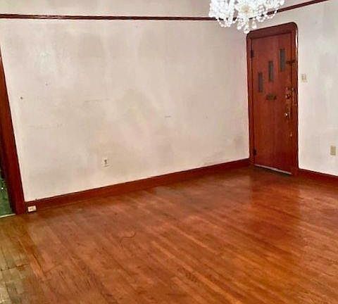 4th image of 1056 Farragut St