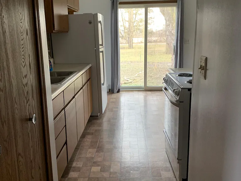Side kitchen view