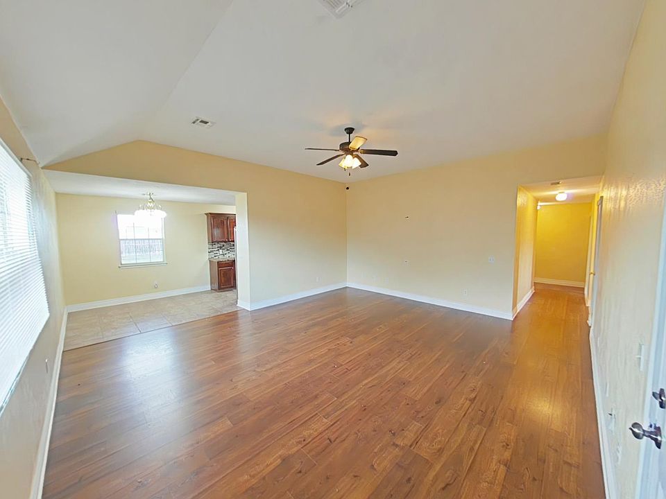 209 E Seminole St, Geronimo, OK 73543 Zillow