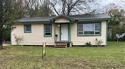 3 bed, 1.0 bath, 936 sqft, $795 — Photo 1