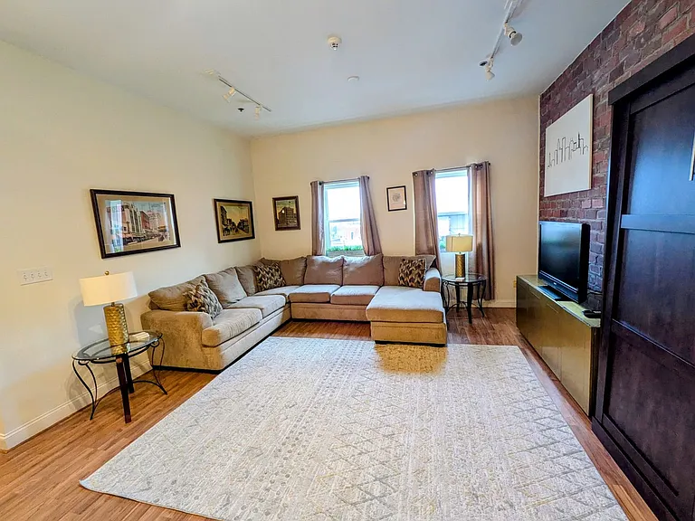 220 W Market St #311 — Photo 9