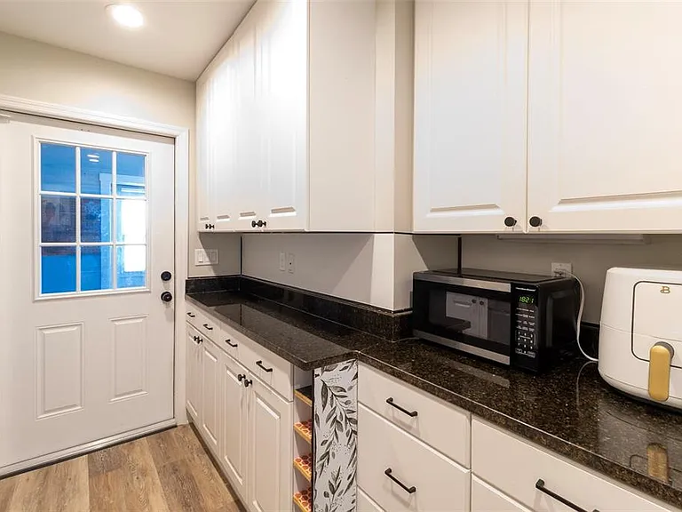 3018 19th Pl SW — Photo 11