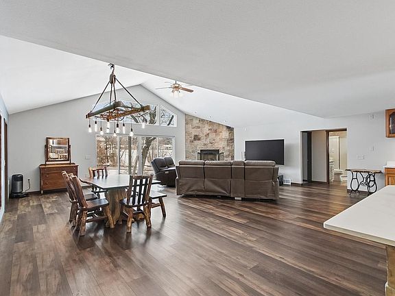 5th image of 831 Island Court