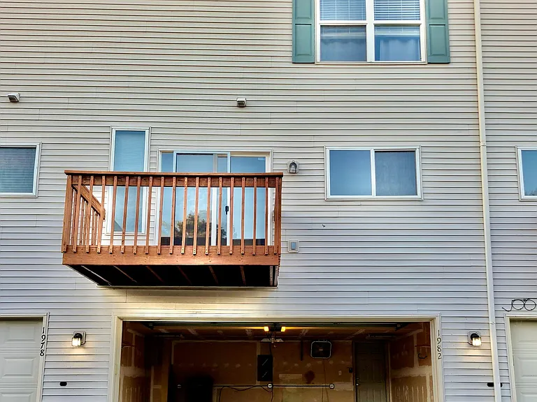 1982 Grandview Pl — Photo 14