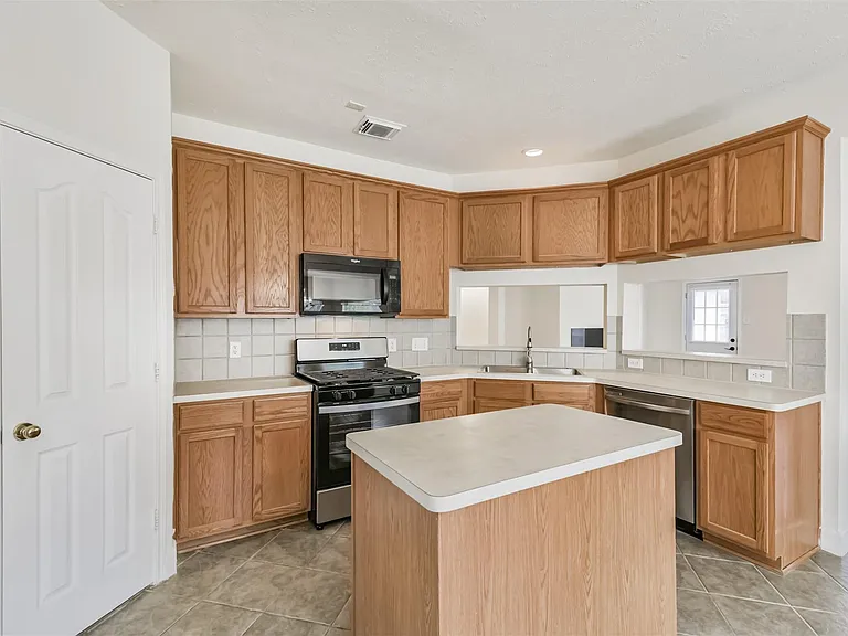 7 Heron Hollow Ct — Photo 4