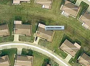 1696 Fox Ridge Dr, Springfield, OH 45503