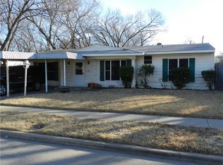 941 Indian Hills Dr, Grand Prairie, TX 75051