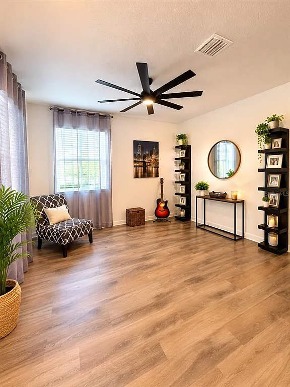 3 bed, 2.5 bath, 1755 sqft, $2,490 — Photo 2