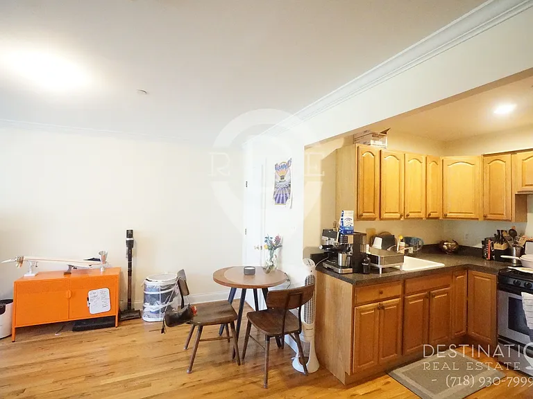 306 21st St #3 — Photo 6
